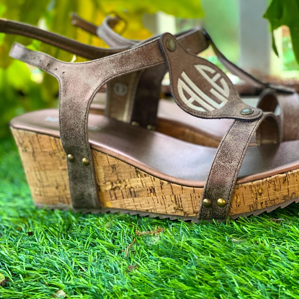 Monogrammed Wedges - Picture 5 of 8